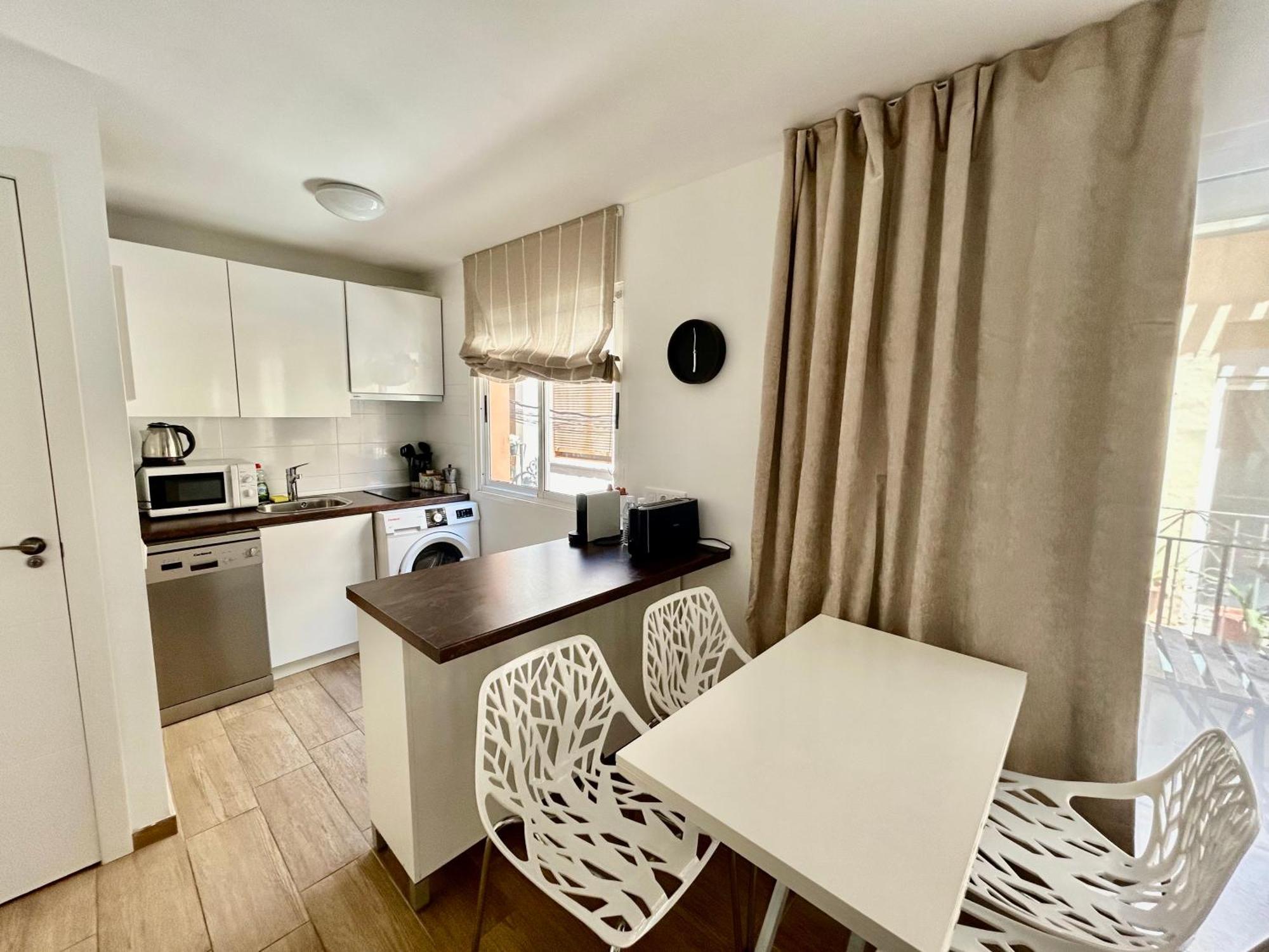 Cozy Apartment In The Center Of Benidorm Old Town Esterno foto